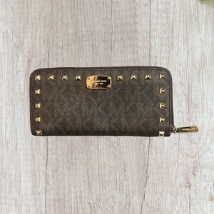 Michael Kors Studded Jet Set Zip Around Wallet - Brown Signature Logo